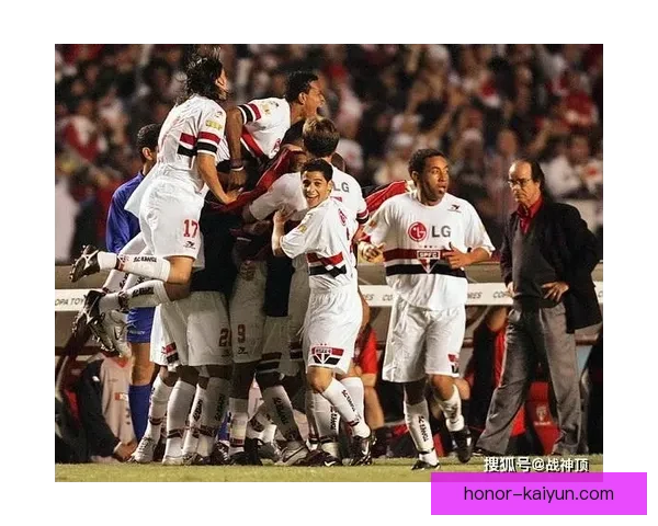 英超格拉斯纳老鹰状态回暖，团队竞争力增强备受关注