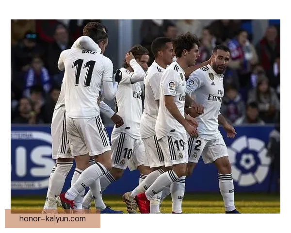 阿库尼亚传中能力持续提升，成为球队进攻的重要武器