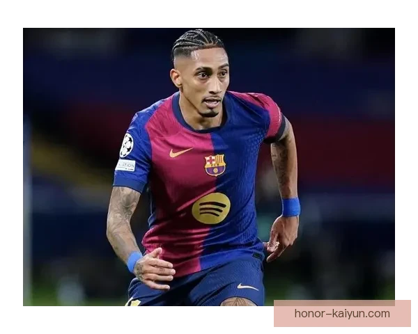 拉菲尼亚与梅西表现对比：技术特点与竞技状态分析