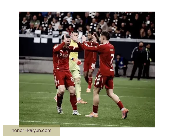 德甲新秀球员持续加盟，转会趋势显示年轻才俊备受关注