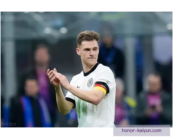 基米希训练方式注重高强度对抗与位置适应性，近期状态保持稳健